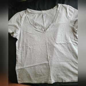 V-neck tee